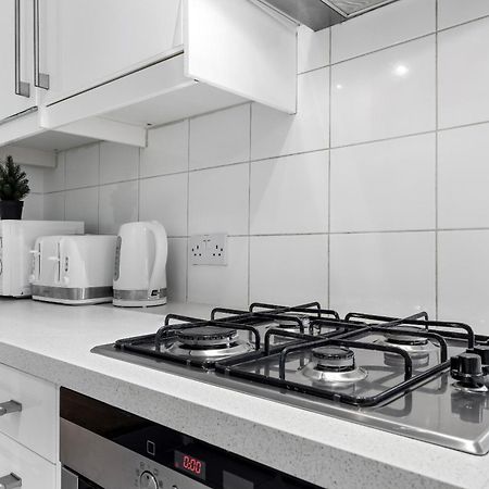 Luxury 4-Bedroom Modern Flat In Central London Steps From Station, Sleeps 9 In Style! Exterior foto