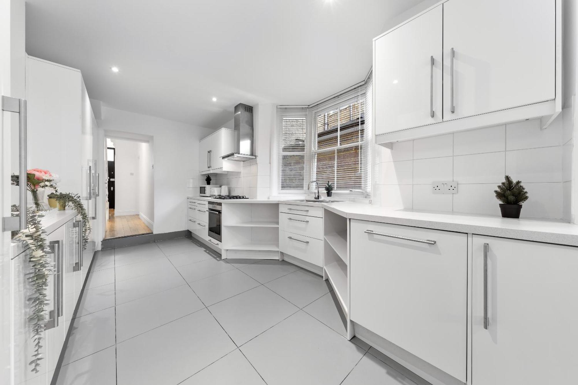 Luxury 4-Bedroom Modern Flat In Central London Steps From Station, Sleeps 9 In Style! Exterior foto