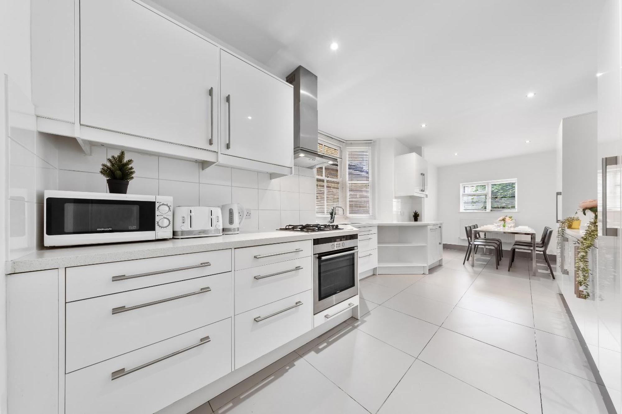Luxury 4-Bedroom Modern Flat In Central London Steps From Station, Sleeps 9 In Style! Exterior foto