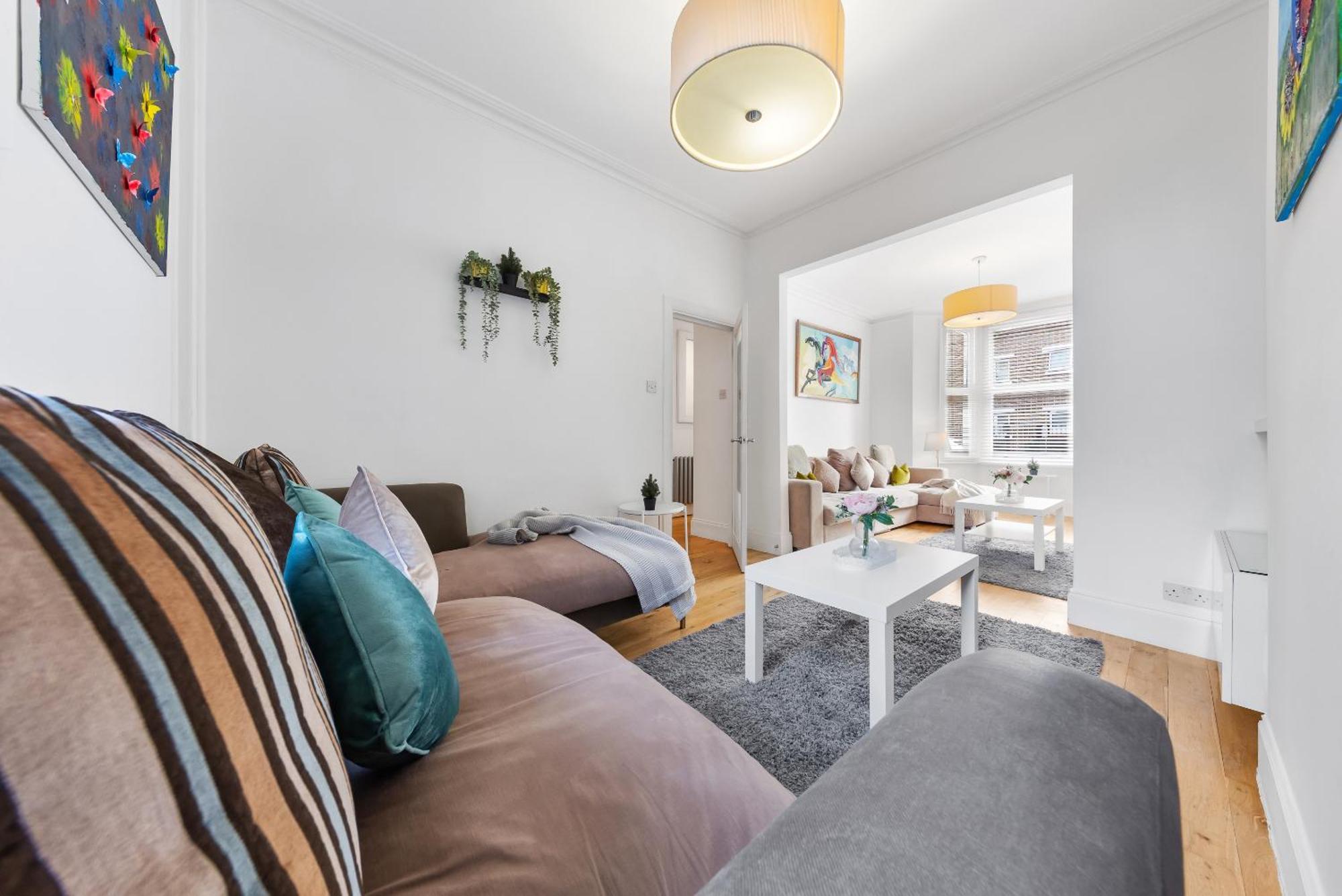 Luxury 4-Bedroom Modern Flat In Central London Steps From Station, Sleeps 9 In Style! Exterior foto