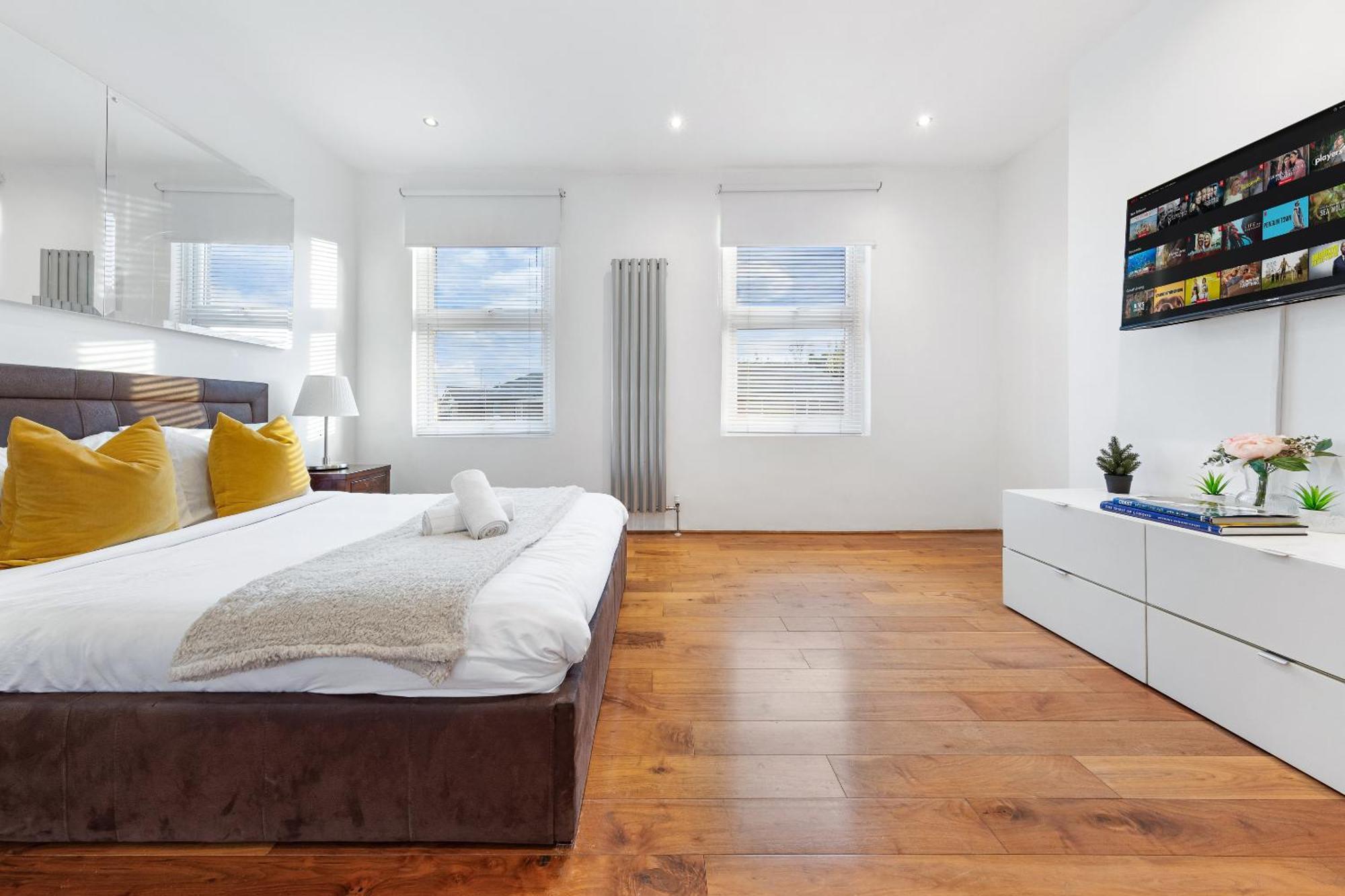Luxury 4-Bedroom Modern Flat In Central London Steps From Station, Sleeps 9 In Style! Exterior foto