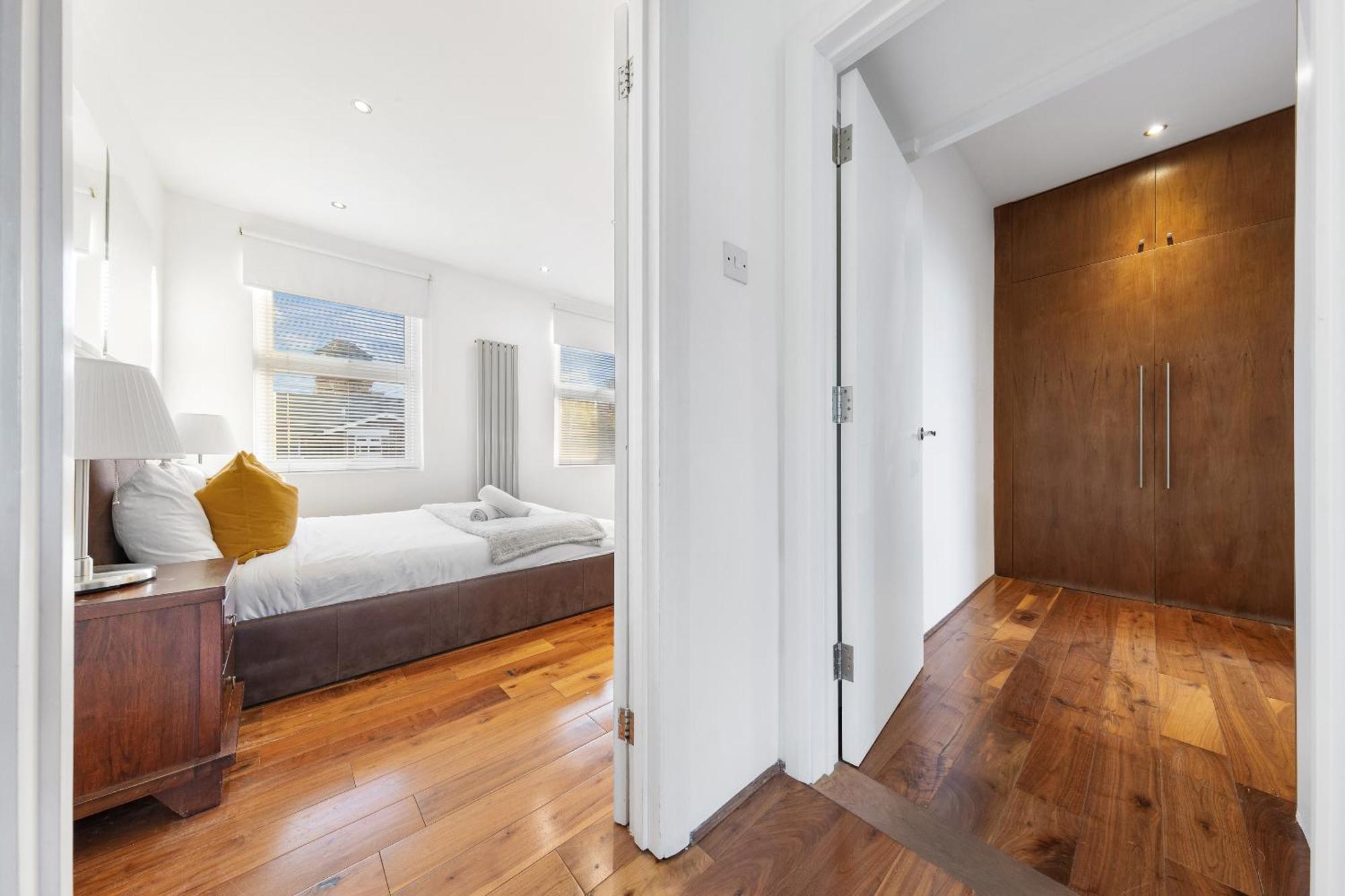 Luxury 4-Bedroom Modern Flat In Central London Steps From Station, Sleeps 9 In Style! Exterior foto