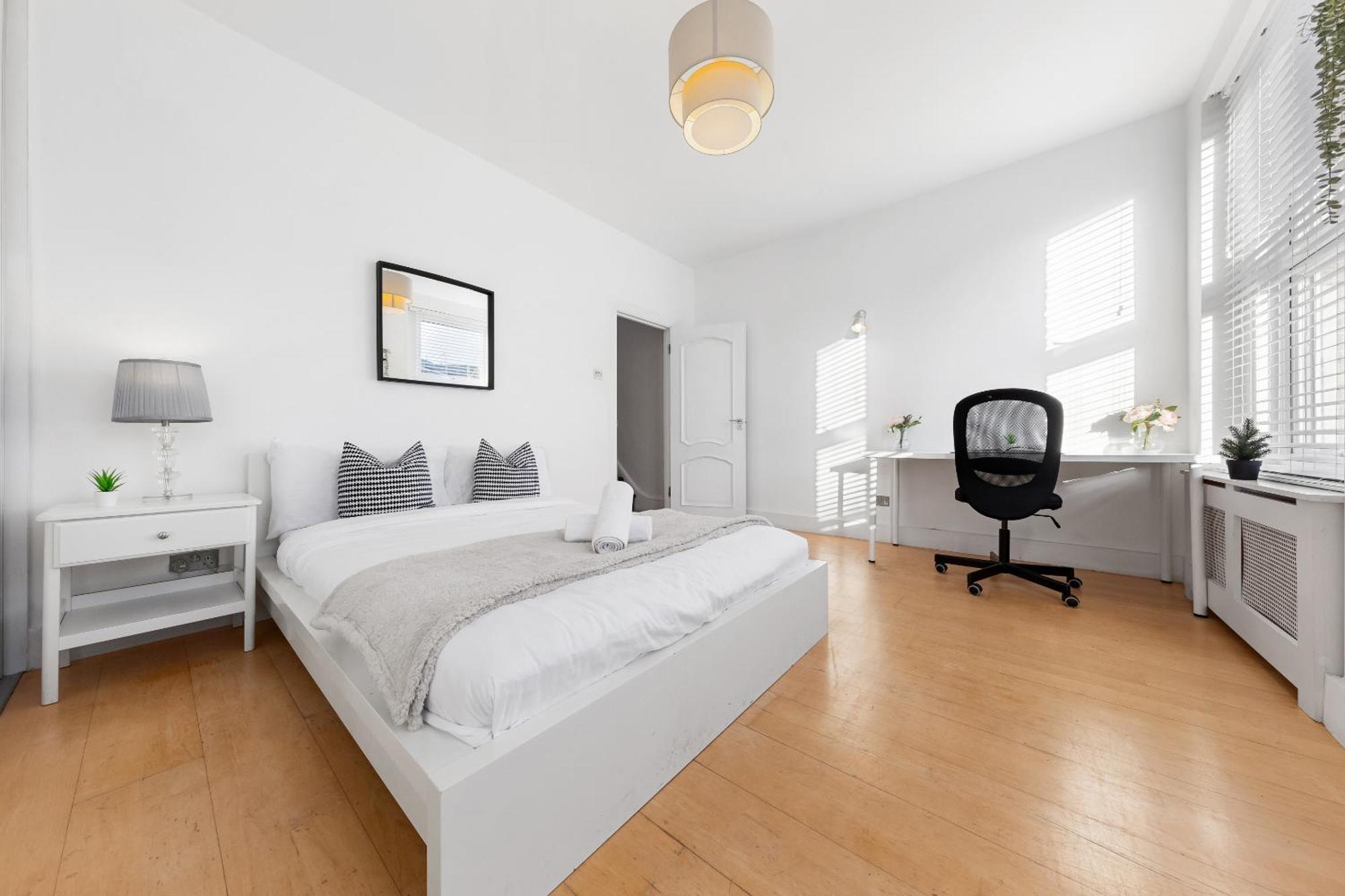 Luxury 4-Bedroom Modern Flat In Central London Steps From Station, Sleeps 9 In Style! Exterior foto