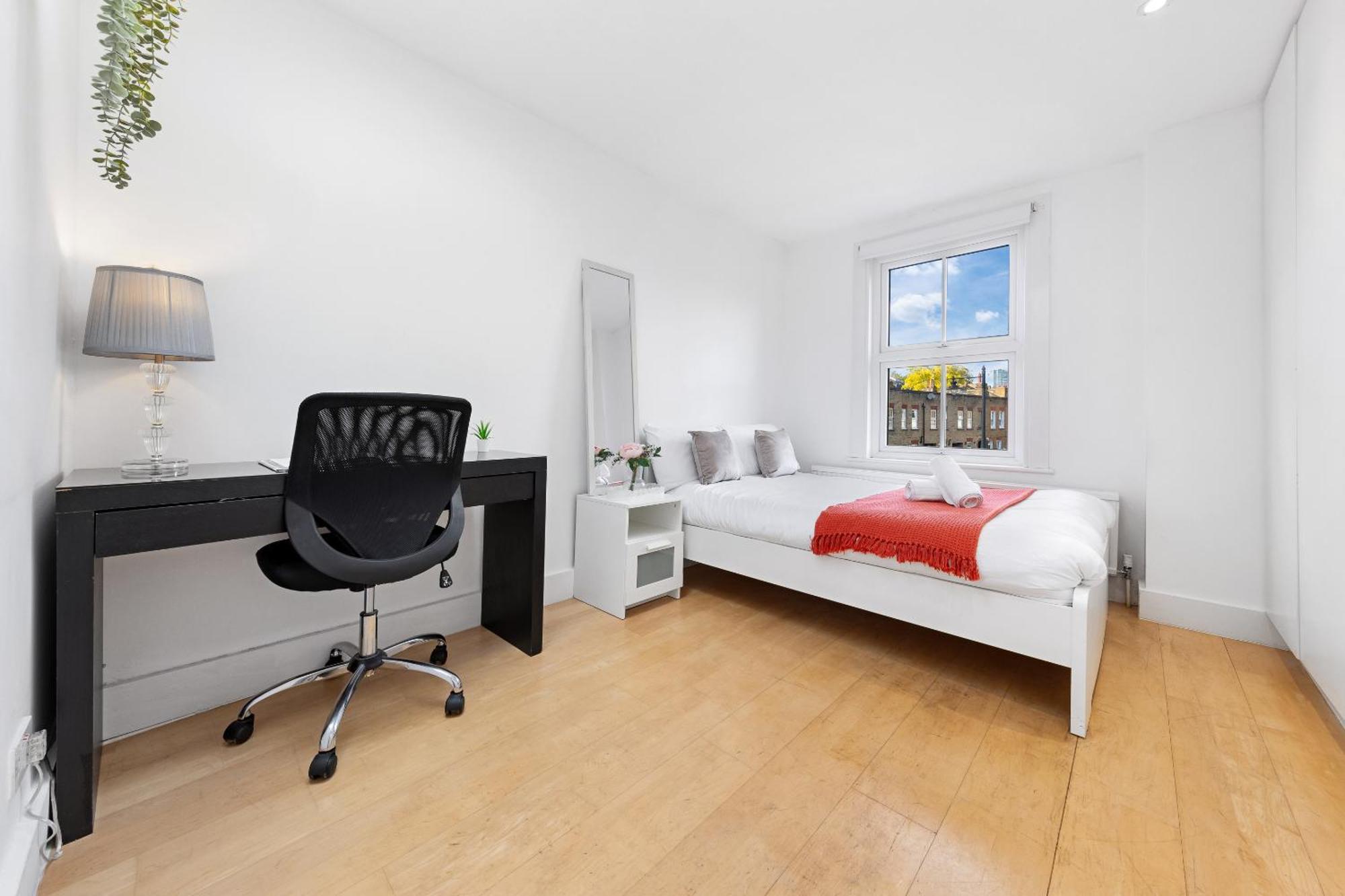 Luxury 4-Bedroom Modern Flat In Central London Steps From Station, Sleeps 9 In Style! Exterior foto