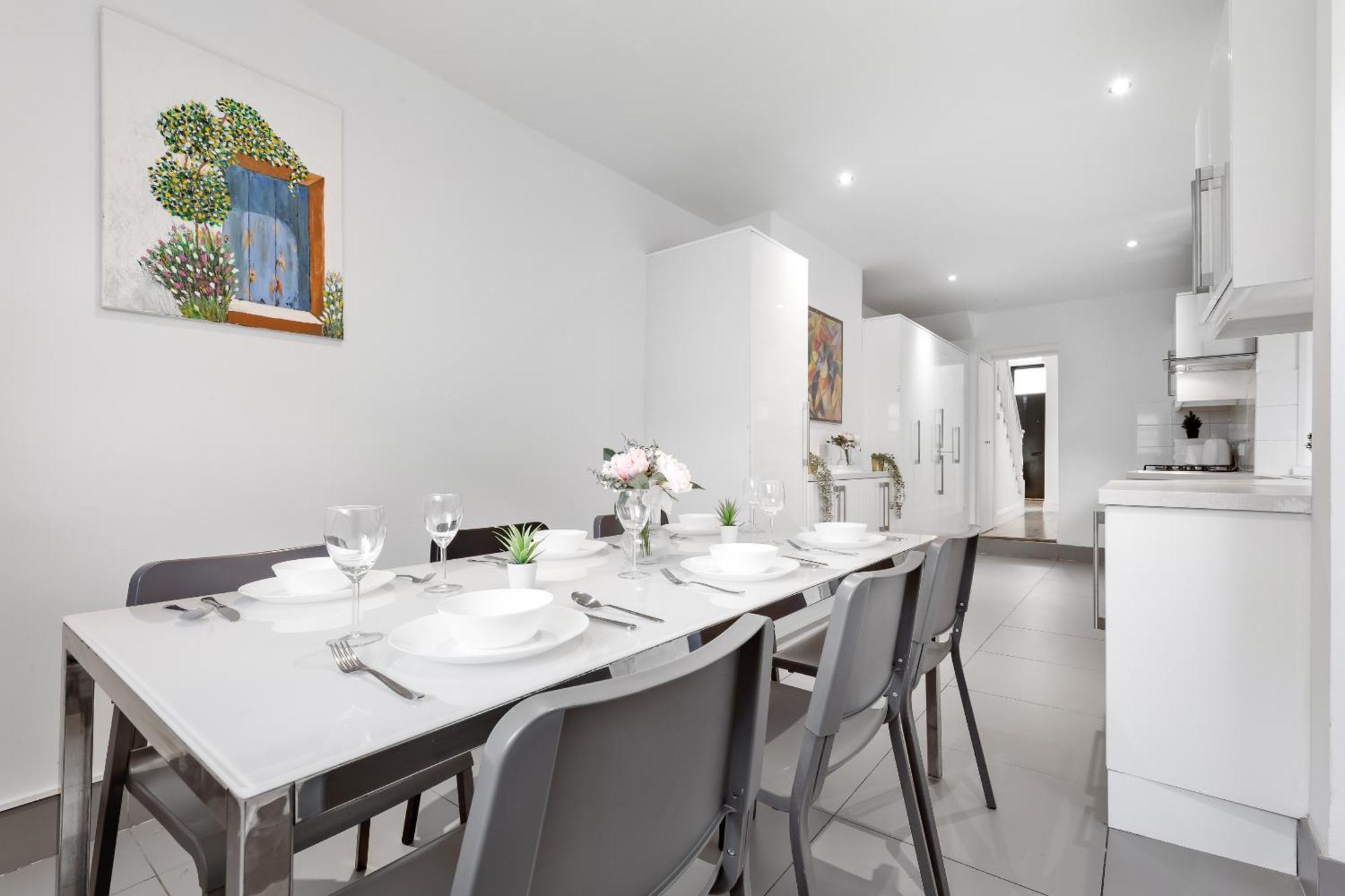 Luxury 4-Bedroom Modern Flat In Central London Steps From Station, Sleeps 9 In Style! Exterior foto