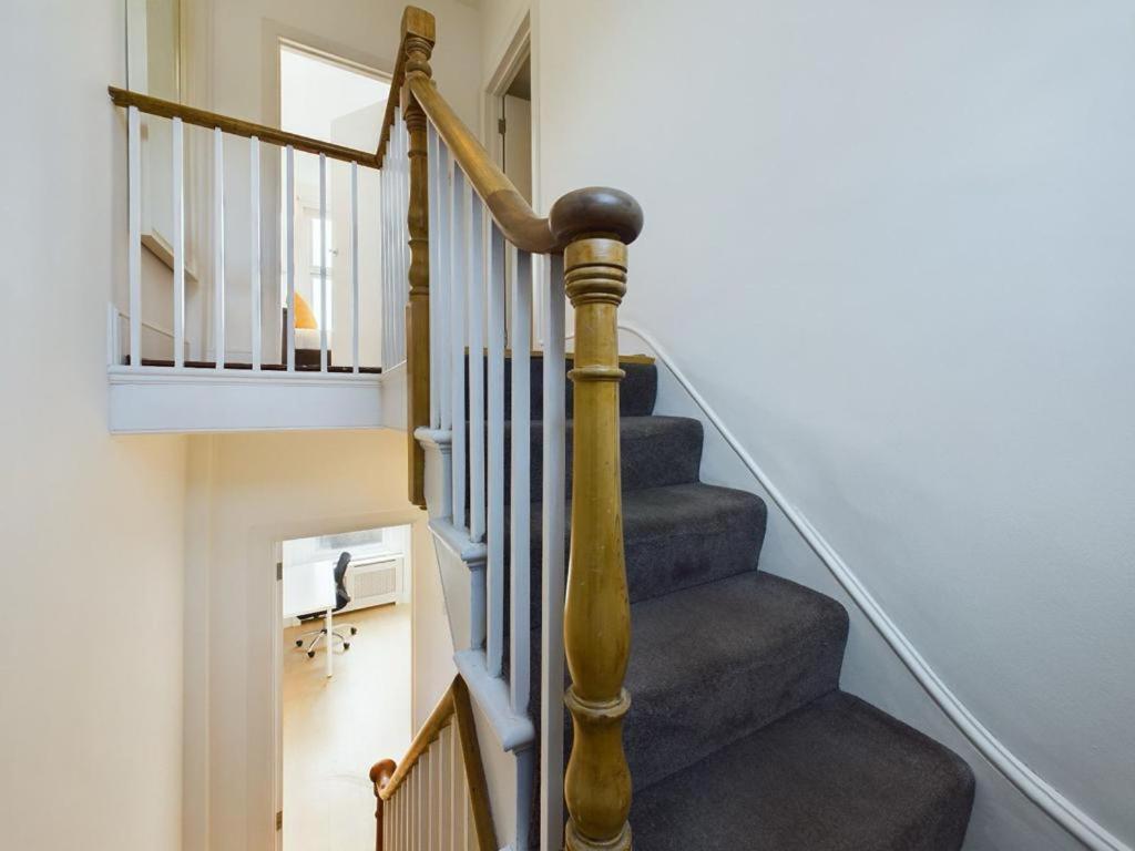 Luxury 4-Bedroom Modern Flat In Central London Steps From Station, Sleeps 9 In Style! Habitación foto