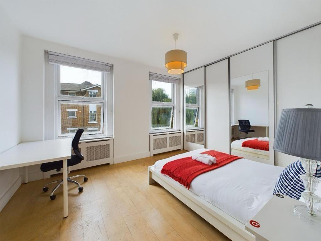 Luxury 4-Bedroom Modern Flat In Central London Steps From Station, Sleeps 9 In Style! Habitación foto
