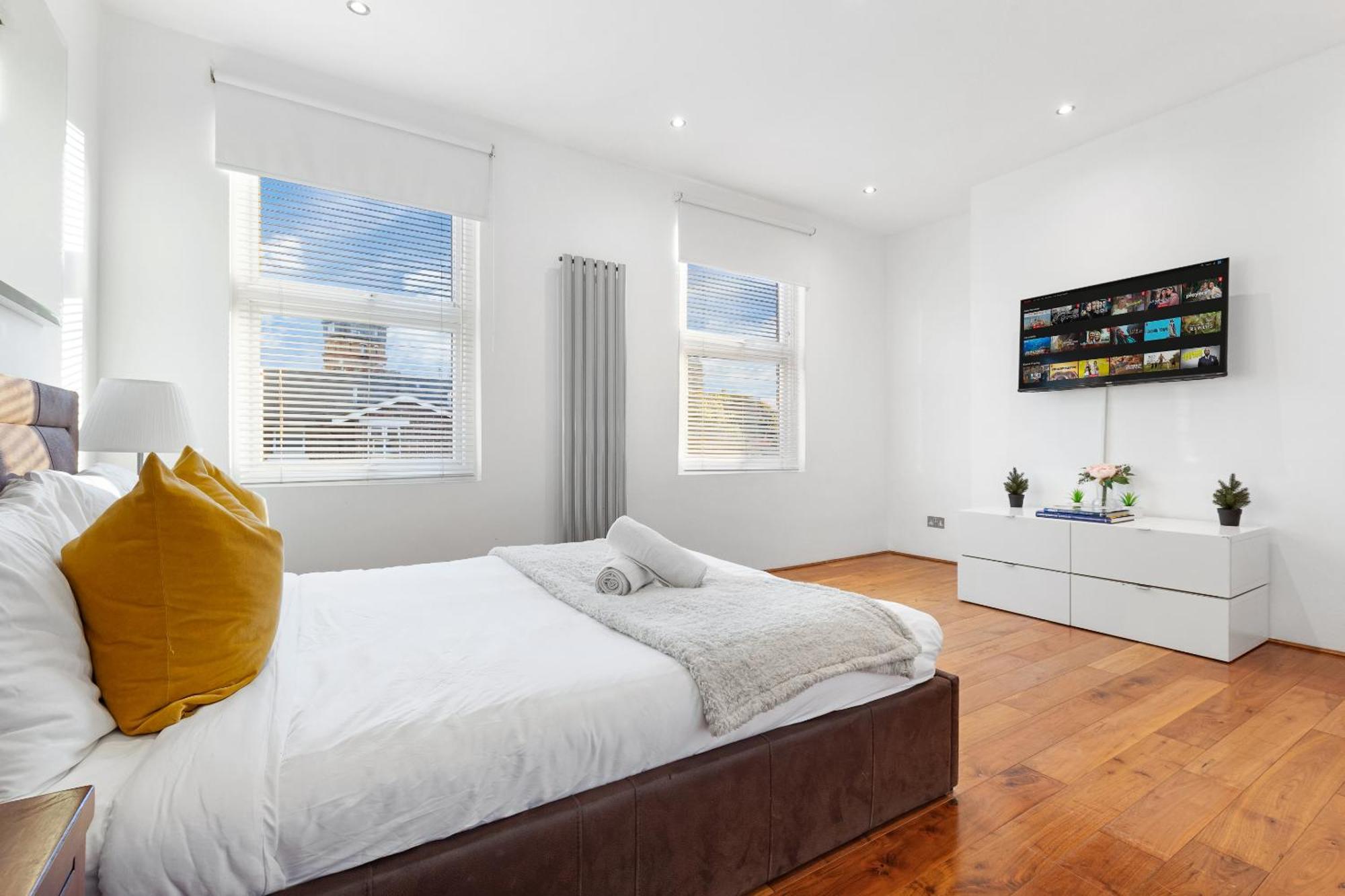 Luxury 4-Bedroom Modern Flat In Central London Steps From Station, Sleeps 9 In Style! Exterior foto