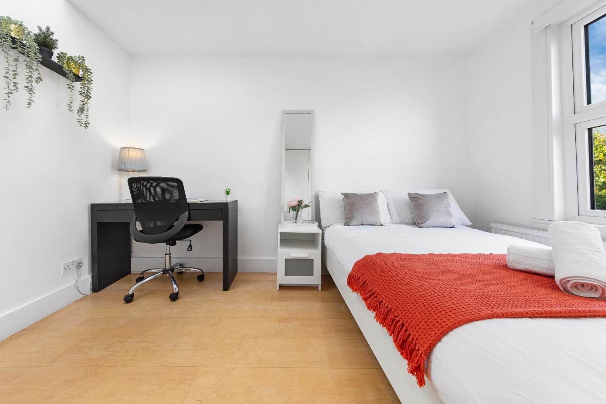 Luxury 4-Bedroom Modern Flat In Central London Steps From Station, Sleeps 9 In Style! Exterior foto