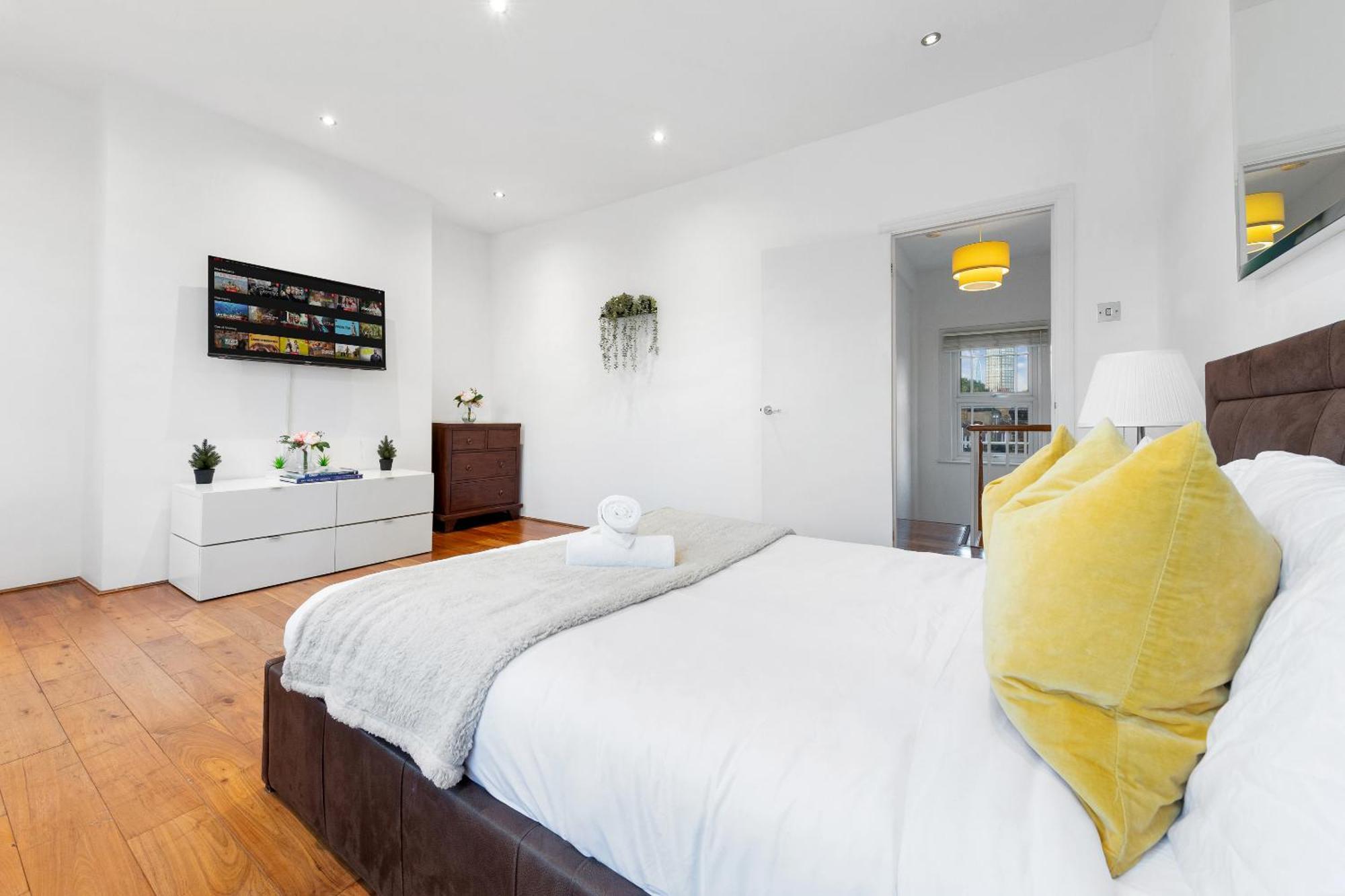 Luxury 4-Bedroom Modern Flat In Central London Steps From Station, Sleeps 9 In Style! Exterior foto