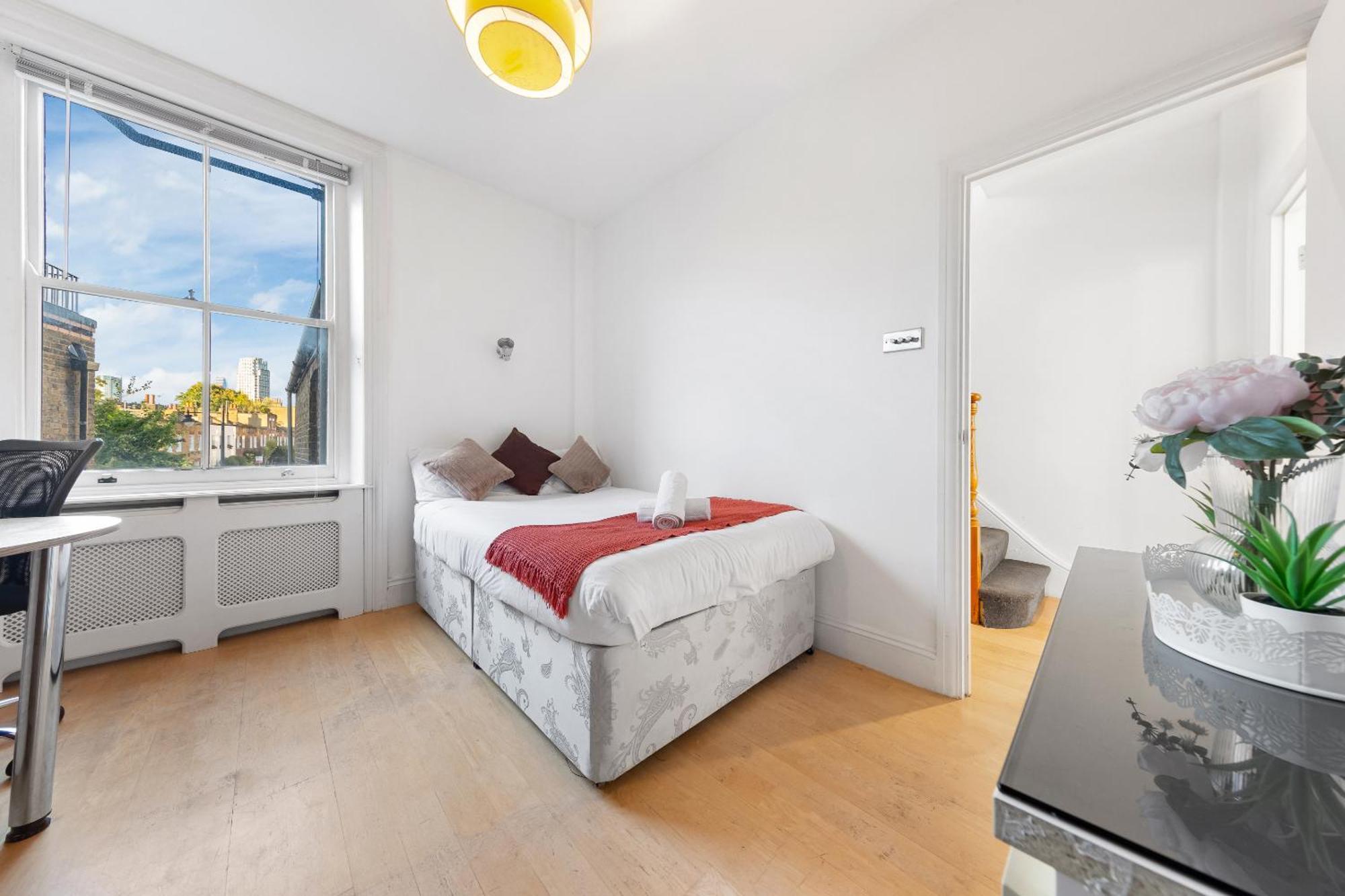 Luxury 4-Bedroom Modern Flat In Central London Steps From Station, Sleeps 9 In Style! Exterior foto