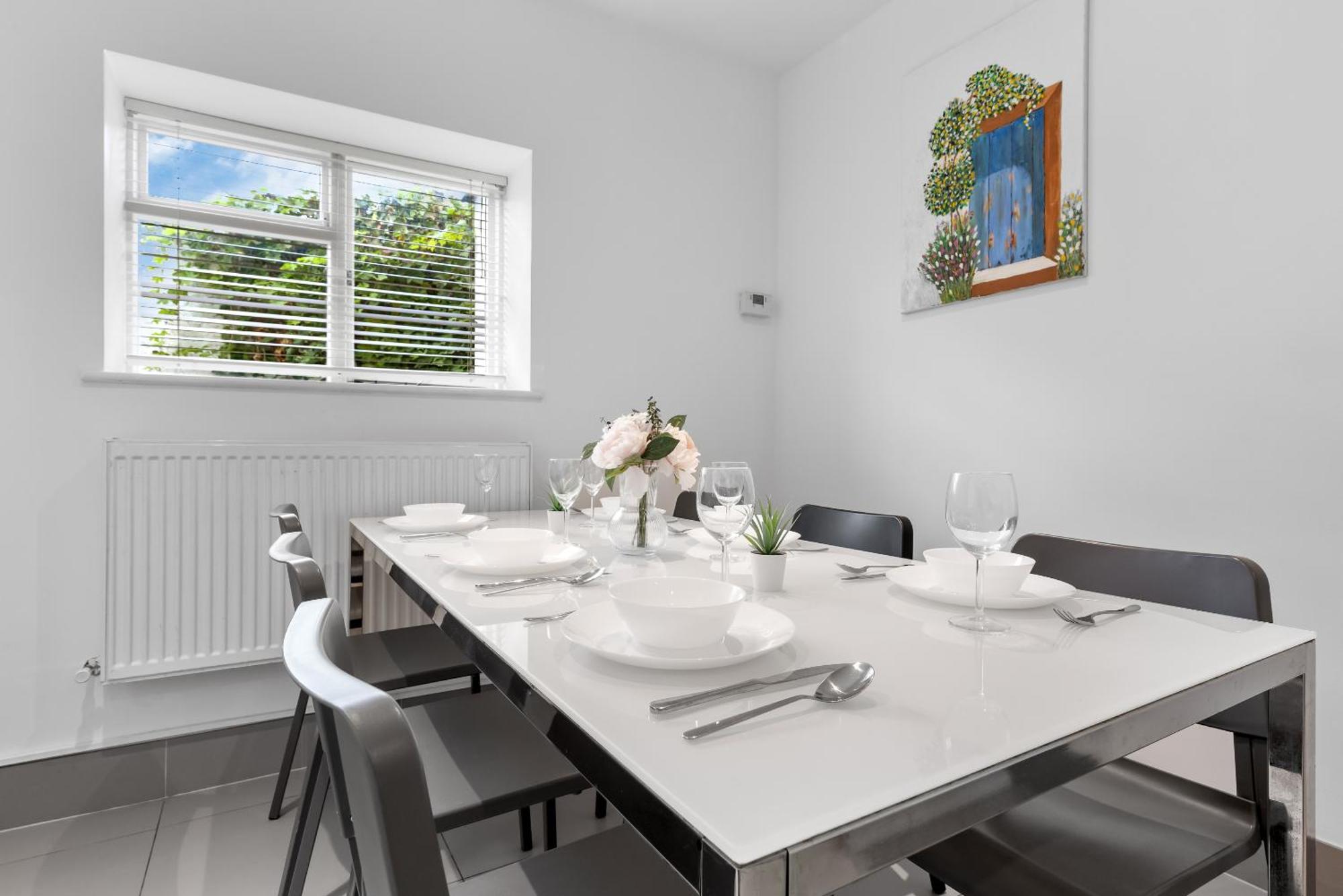 Luxury 4-Bedroom Modern Flat In Central London Steps From Station, Sleeps 9 In Style! Exterior foto